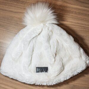 Faux-fur Beanie W/ Pompom In Ivory